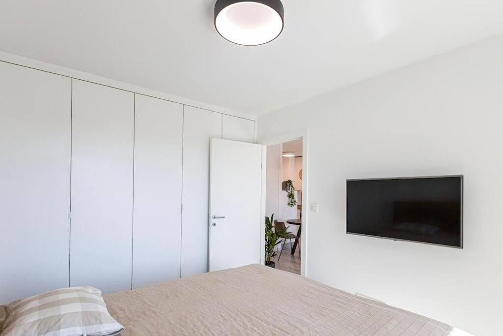 Urban Apartment With Possibility Of Parking Bratislava Exteriör bild